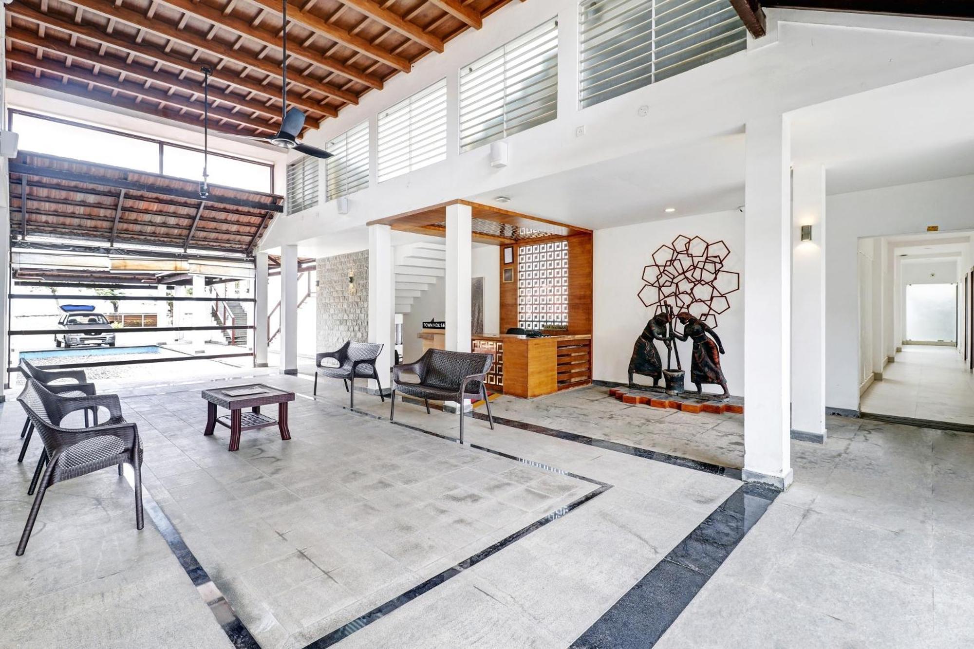 Townhouse Oak Edassery'S Sealine Villa Stay Kochi Dış mekan fotoğraf