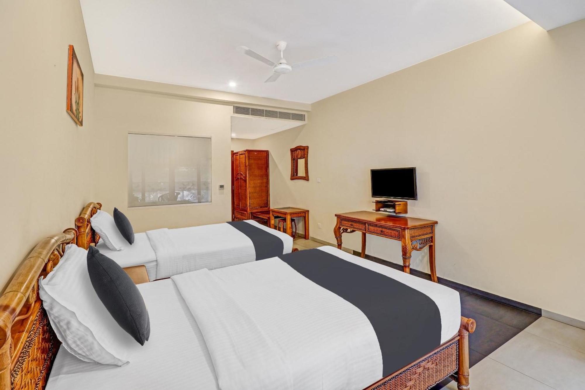 Townhouse Oak Edassery'S Sealine Villa Stay Kochi Dış mekan fotoğraf