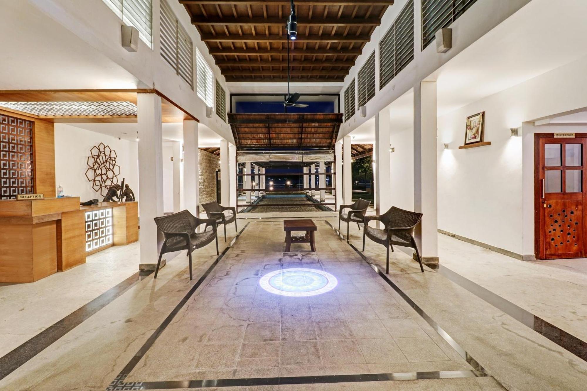 Townhouse Oak Edassery'S Sealine Villa Stay Kochi Dış mekan fotoğraf