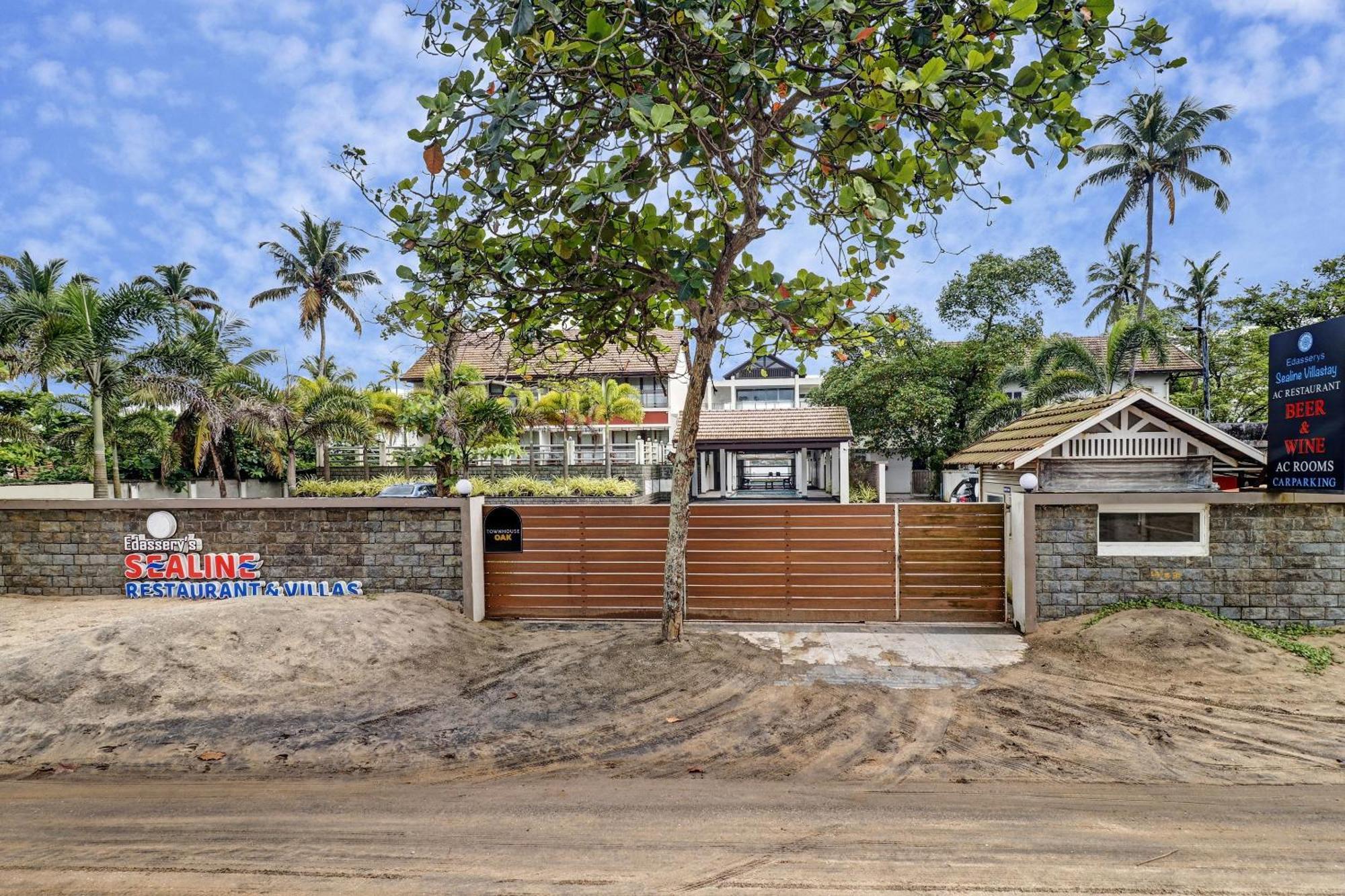 Townhouse Oak Edassery'S Sealine Villa Stay Kochi Dış mekan fotoğraf