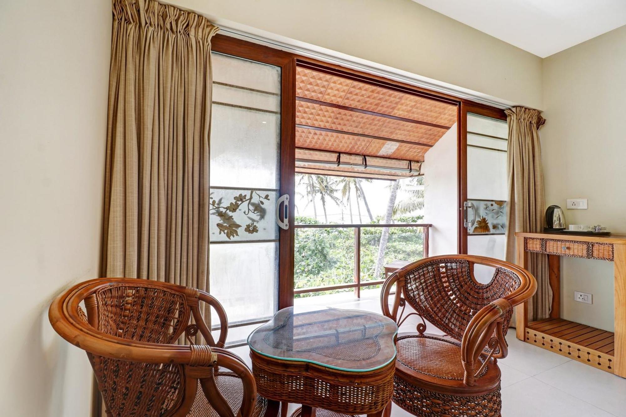 Townhouse Oak Edassery'S Sealine Villa Stay Kochi Dış mekan fotoğraf