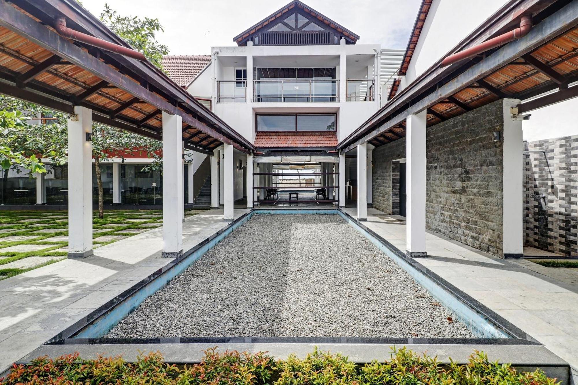 Townhouse Oak Edassery'S Sealine Villa Stay Kochi Dış mekan fotoğraf