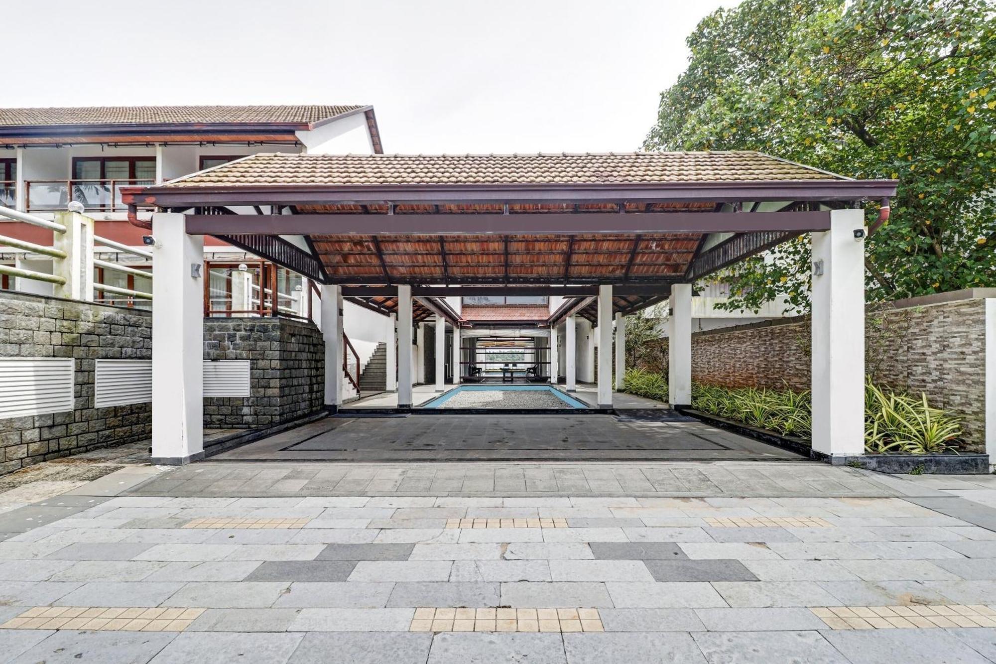 Townhouse Oak Edassery'S Sealine Villa Stay Kochi Dış mekan fotoğraf